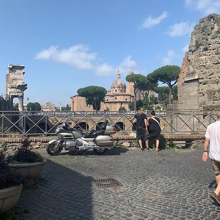 Casa Claudia ~ Rione Monti-Colosseo Rom Eksteriør billede