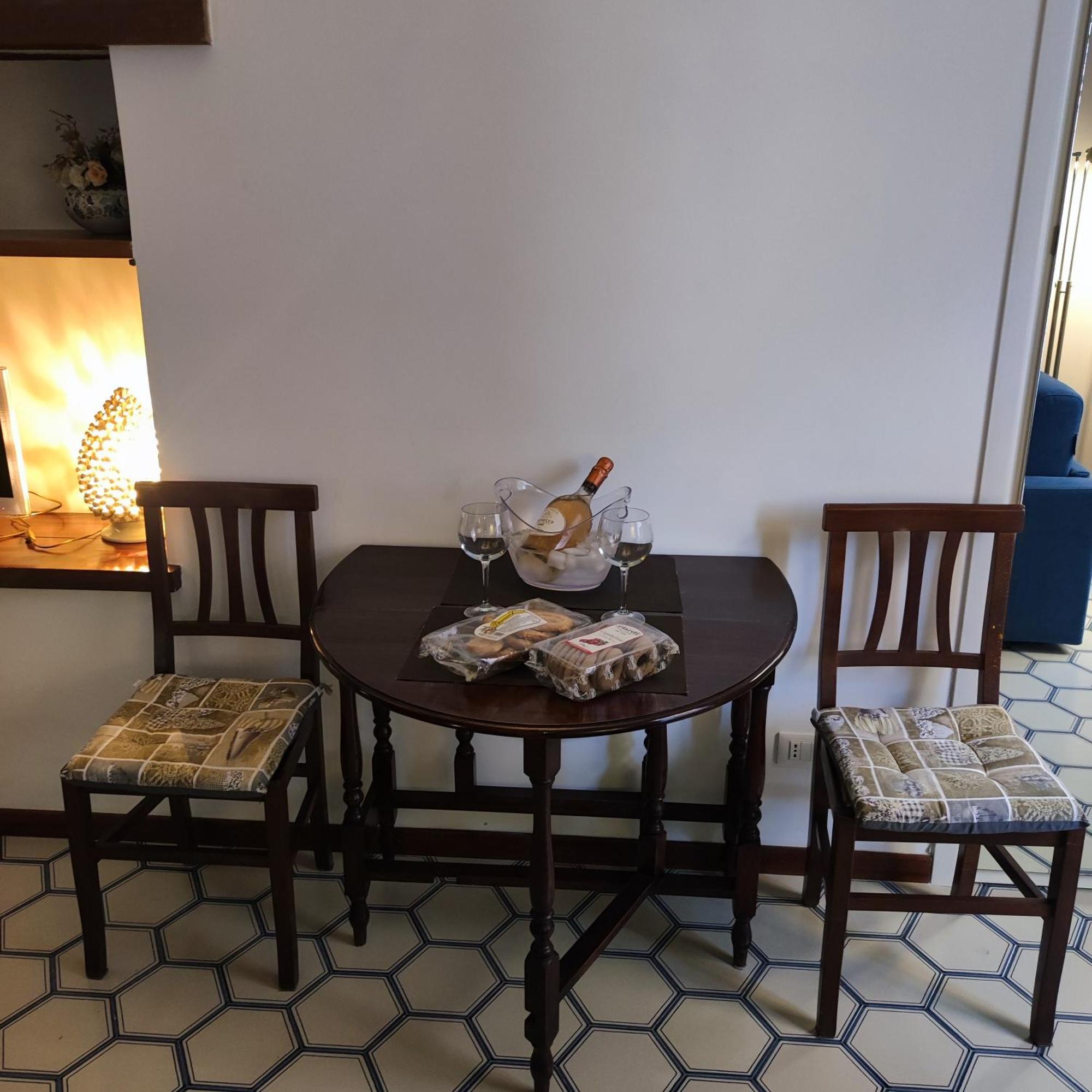 Casa Claudia ~ Rione Monti-Colosseo Rom Eksteriør billede