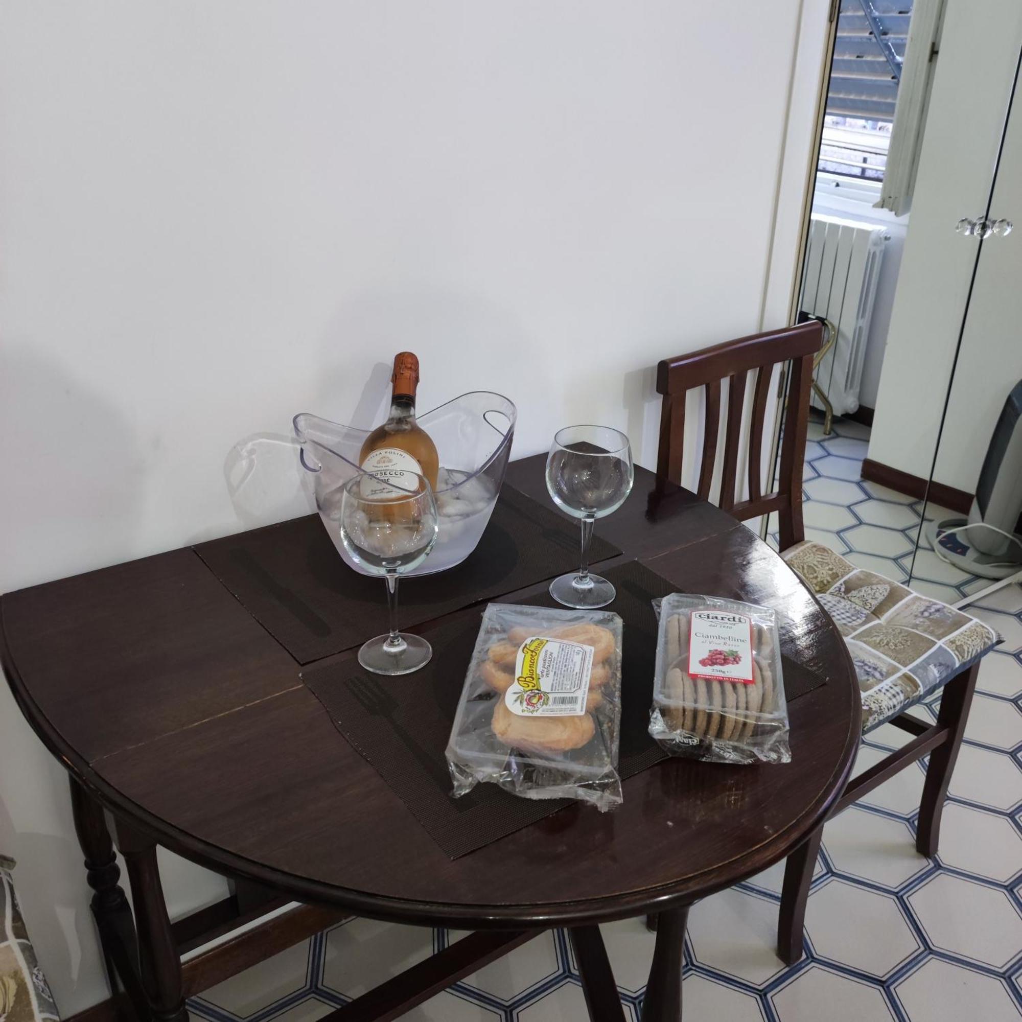 Casa Claudia ~ Rione Monti-Colosseo Rom Eksteriør billede